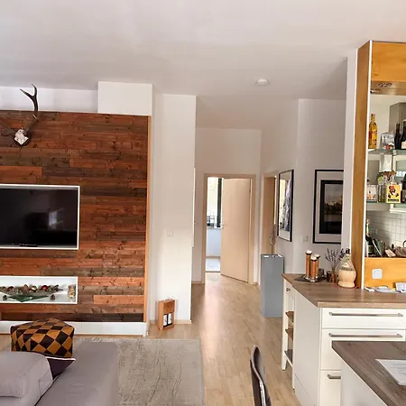 Gemuetliche Zentrale In Mit Balkon Zwickau