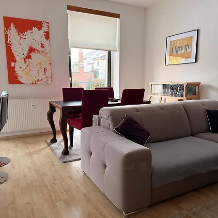 Gemuetliche Zentrale In Mit Balkon Daire