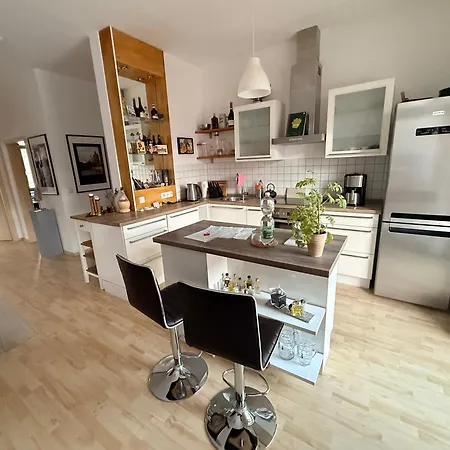 Gemuetliche Zentrale In Mit Balkon Zwickau