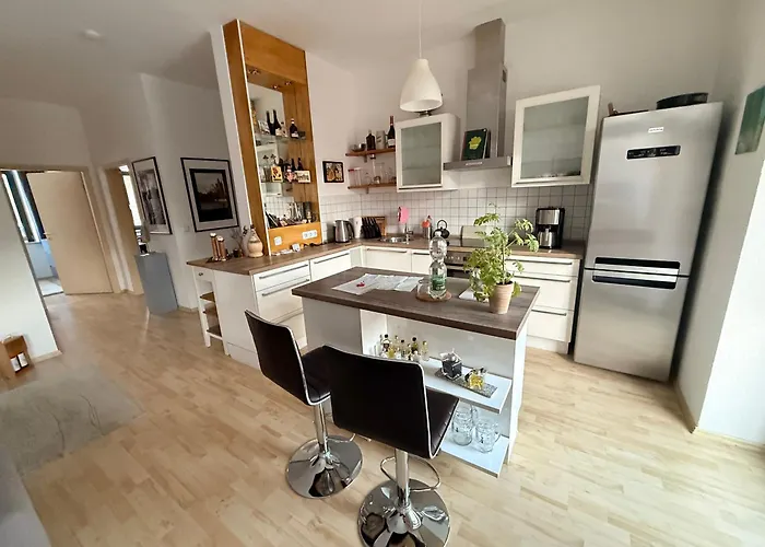 Gemuetliche Zentrale In Mit Balkon Zwickau